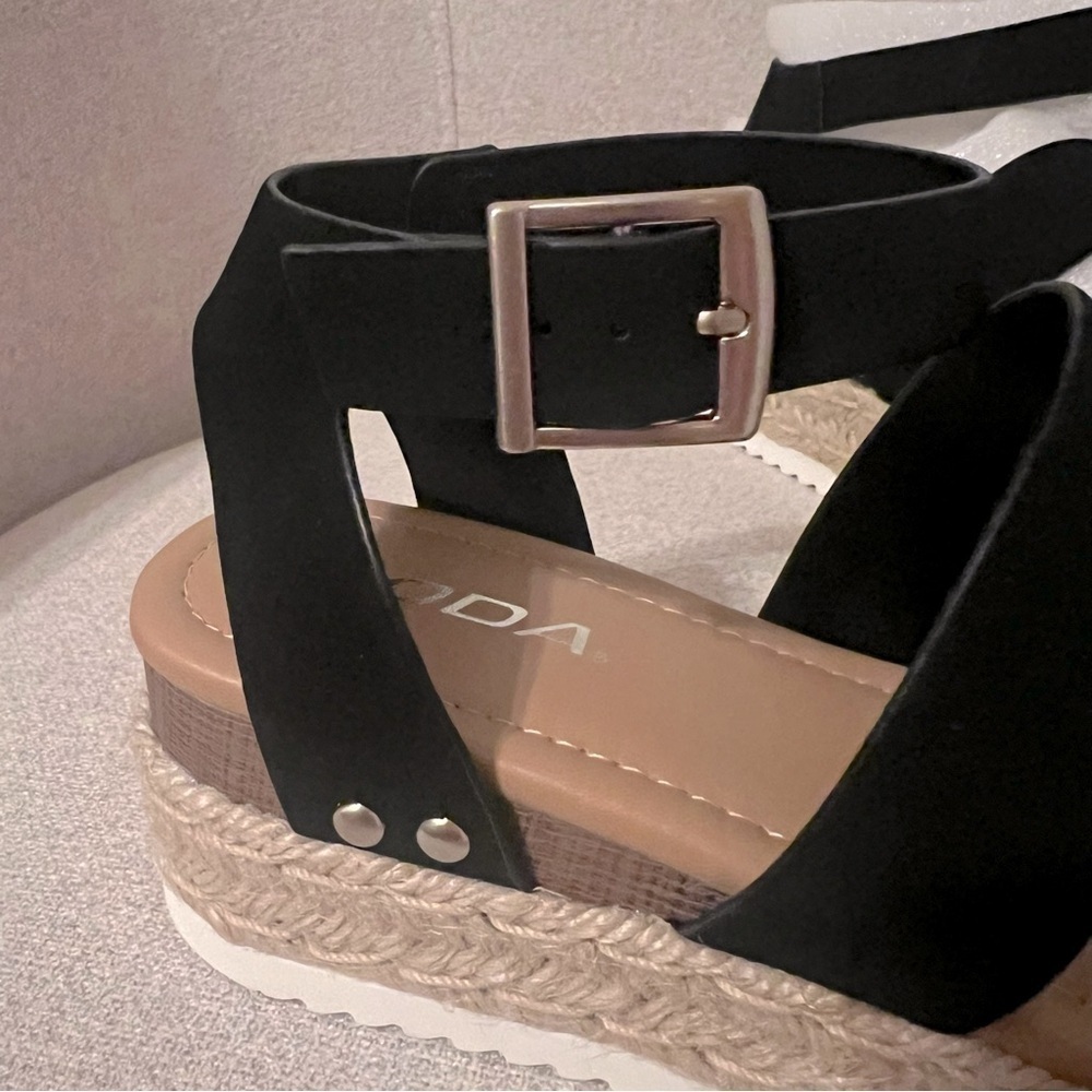 Soda “Bryce” black strappy sandals size 6.5 NWOB - Picture 4 of 8